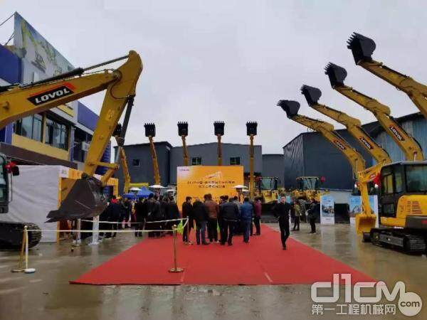 雷沃工程机械贵州代理商携18台装挖新品实力参展