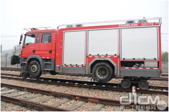 ZLF5170TXFGD170型轨道消防车在轨道上行驶