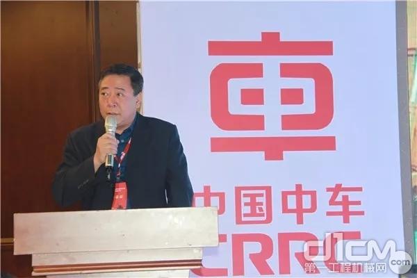 内蒙地矿王龙杰总经理介绍使用北京中车重工旋挖钻机的情况