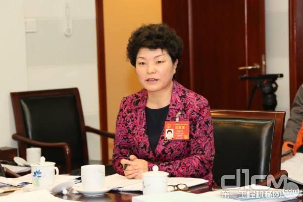 徐工集团高端工程机械智能制造国家重点实验室主任、科技质量部部长闫丽娟