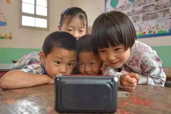 三一基金会携手“阳光盒子”项目，为农村儿童带来优质的童年教育，关爱孩子茁壮成长。