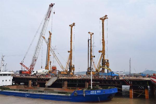 徐工XR550D旋挖钻机在杭绍台铁路椒江特大桥工程项目中实现143m超深桩钻进施工