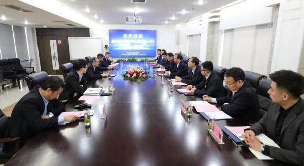 新兴集团与中联重科签署战略合作协议