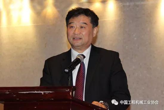中国工程机械工业协会常务副会长兼秘书长苏子孟致辞