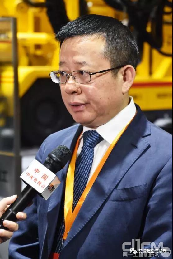 中国铁建重工集团党委书记、董事长、首席科学家刘飞香接受媒体采访