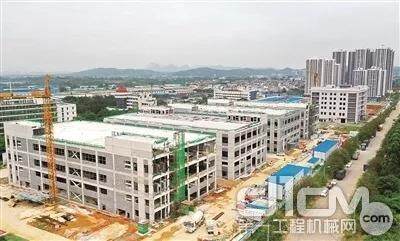 使用装配式建筑构件搭建成的房子