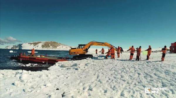 柳工工程机械在南极施工作业