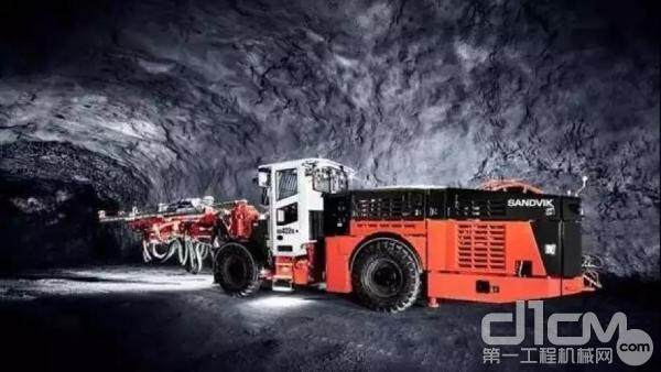山特维克矿山和岩石技术推出了DD422iE电动台车