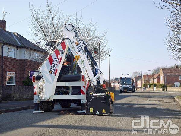 JCB 3CX Compact Highways Master