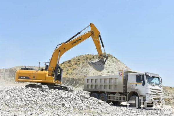 柳工挖掘机参与“一带一路”倡议下的阿塞拜疆建设