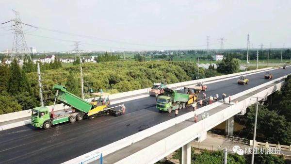 陕建机股份T8620B助力上海青浦复兴路新建工程