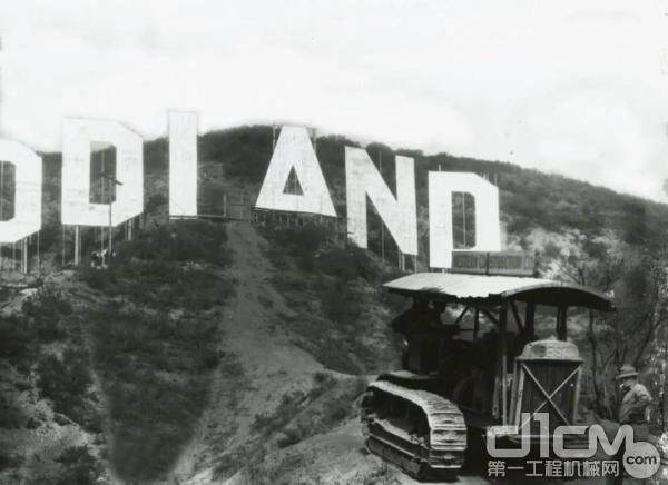 “卡特彼勒60”帮助好莱坞建立标志牌