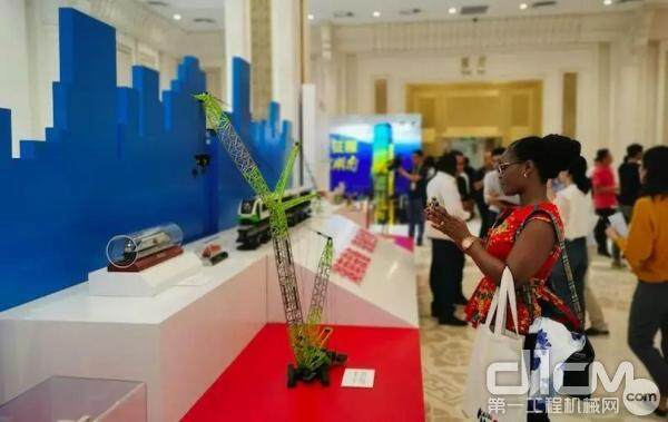 新中国成立70周年湖南成就展览现场