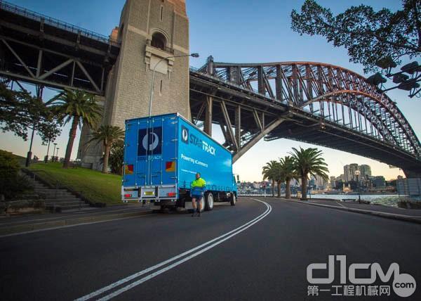 澳大利亚邮政及其包裹运输和物流子公司StarTrack在全国各地运营着800多辆Fuso Fighter中型卡车，所有这些卡车都配备了艾里逊自动变速箱。