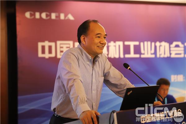 中国汽车工业协会叶盛基副秘书长介绍汽车工业发展趋势