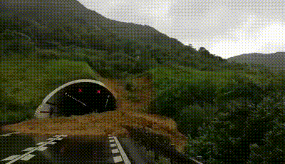 受“利奇马”影响，G1523甬莞高速洞岙隧道出口出现大面积塌方