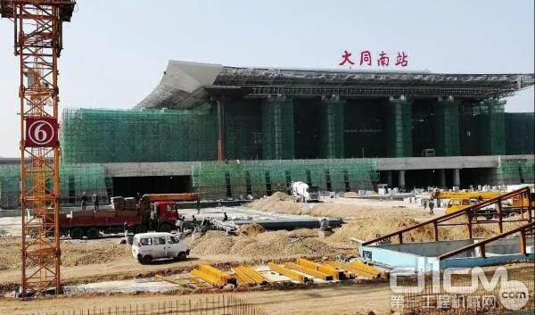 徐工SQS350-5奔赴大同南站，勇担主体建构大任