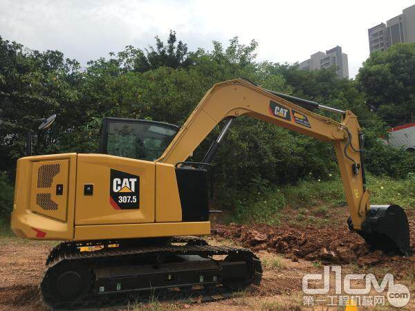 新一代CAT 307.5迷你挖