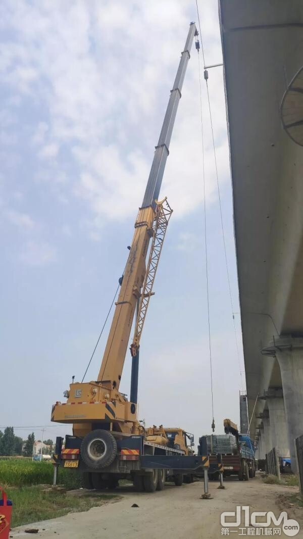 柳工TC250C5起重机吊装作业