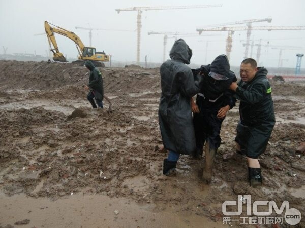 “720暴雨”，中建八局建设者抗洪抢险