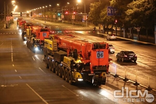 7台叁一SAC6000全路面起重机