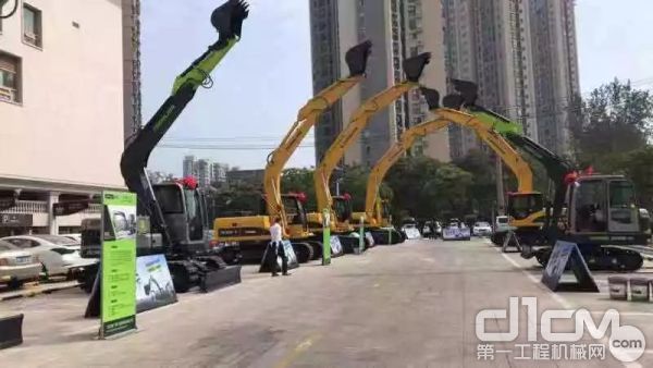 中联重科E-10挖掘机全国巡展江苏无锡站