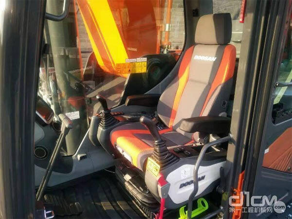 斗山顿齿490尝颁-9颁挖掘机驾驶室拍图