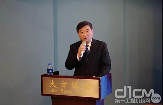 中国工程机械工业协会常务副会长兼秘书长苏子孟