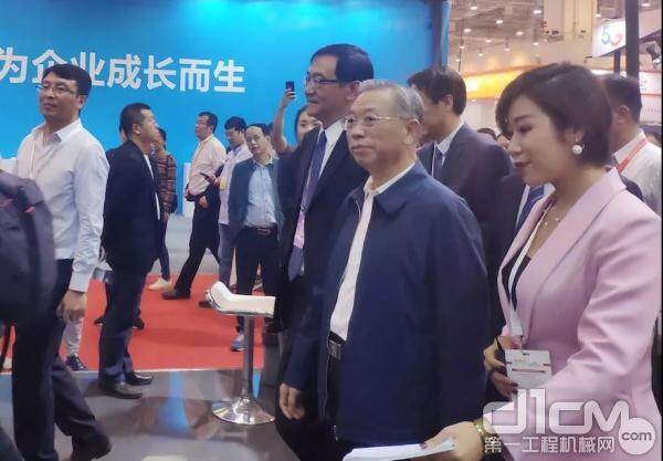 山东省委书记刘家义在展会现场