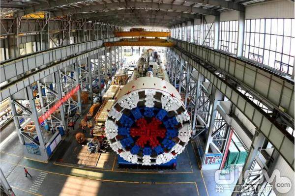 铁建重工自主研收回口俄罗斯的11米级大直径盾构机“乐成号”