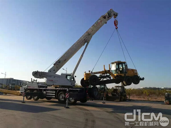 在巴西经常会看到徐工设备