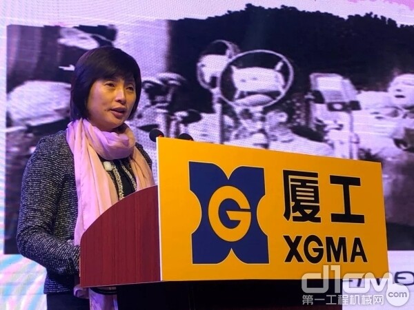 �ù������ܲù���Ůʿ�´�