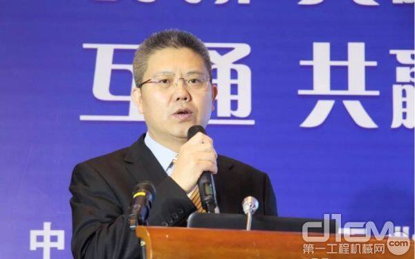 中国工程机械工业协会工程机械配套件分会会长宫立强致辞