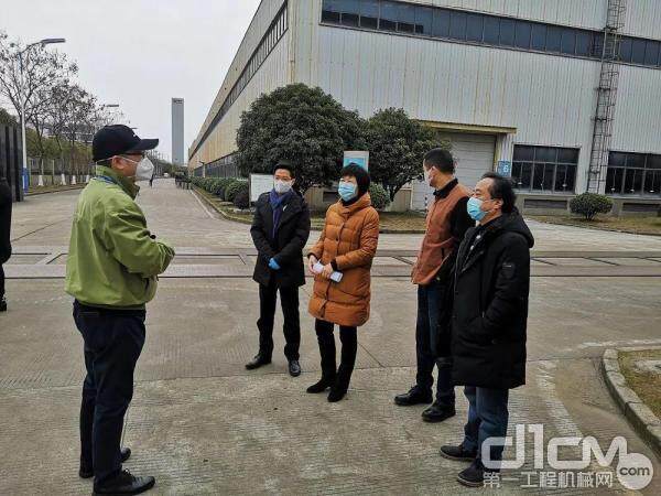 松江区领导一行莅临中联重科上海工业园指导防疫防控工作