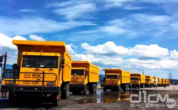 搭载潍柴WP13发动机的宽体矿用自卸车交付内蒙古客户