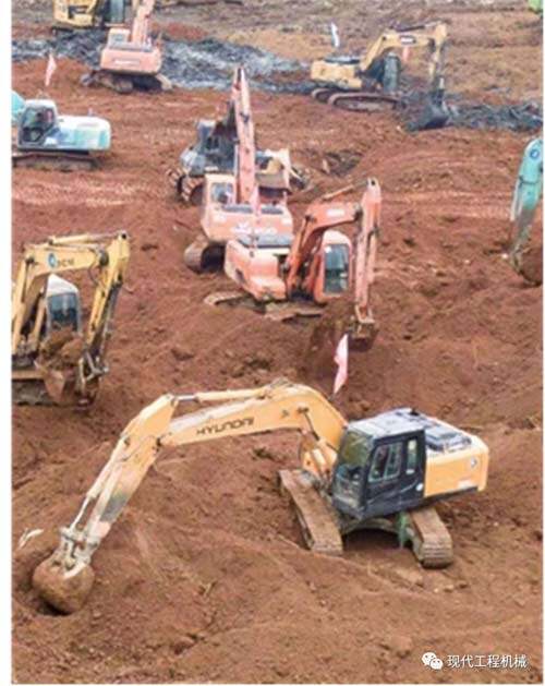 现代挖掘机参与火神山医院建设