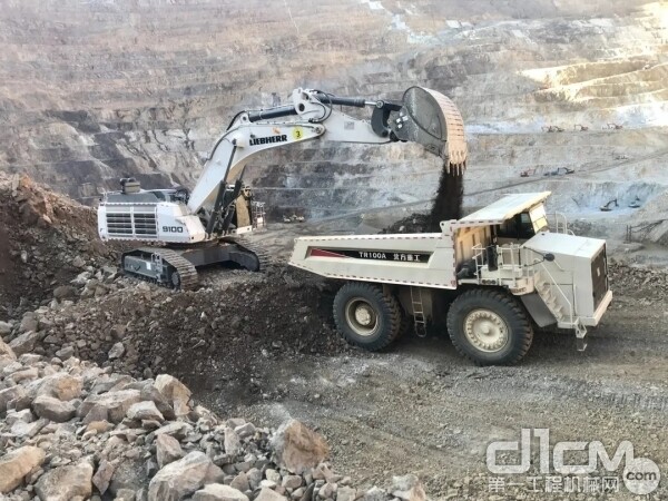 利勃海尔矿用液压挖掘机R 9100B