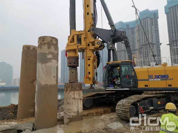 徐工XR360E批量助力大连湾海底隧道建设
