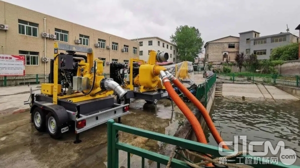 阿特拉斯·科普柯2台PAS200HF、2台VAR12 400水泵抵达贵州林东救护大队