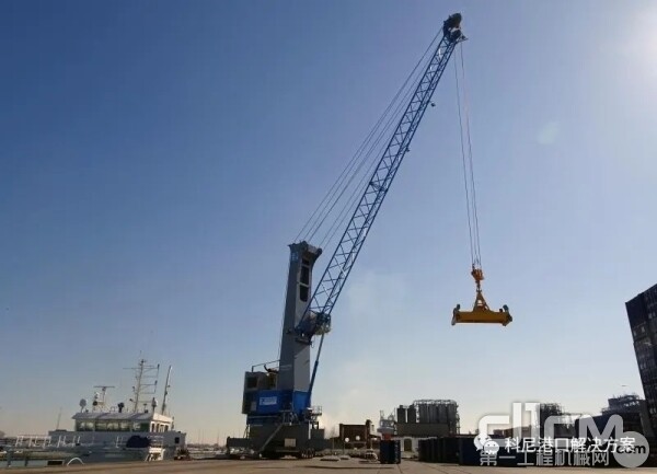 科尼集团向鹿特丹新客户交付移动式港口起重机