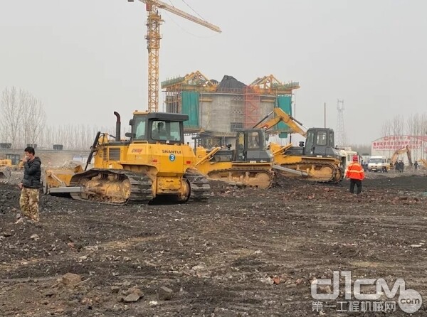 ɽ�ƶٱ�16��ȫҺѹ����������ҽԺ����