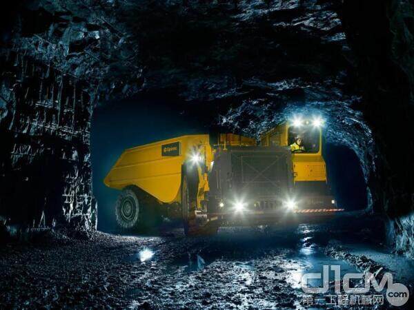 安百拓进一步提高世界特大地下矿用卡车性能