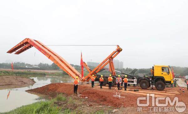 中联重科应急架桥车