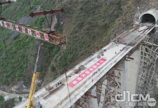 澜沧江特大桥施工现场（图片来源：中国中铁）