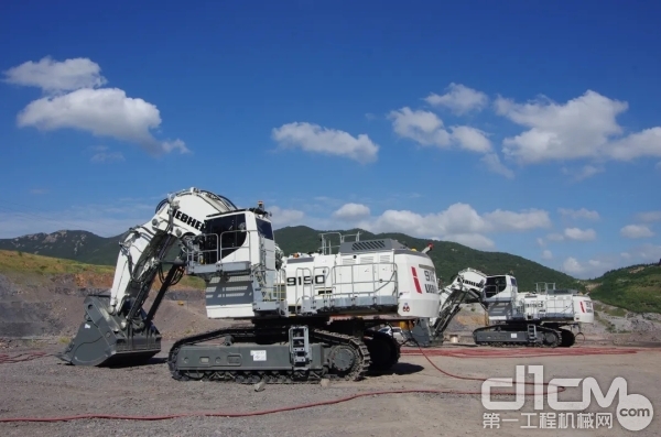 2台R 9150B电驱动正铲规格，2019年9月交付于江苏某石灰石矿
