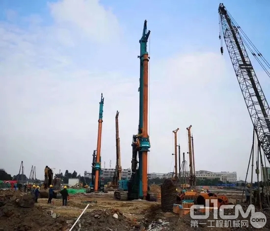 山河智能旋挖钻机在广州江高净水厂工地施工