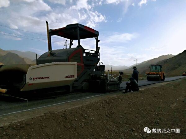 新疆塔什库尔干县的盘龙古道