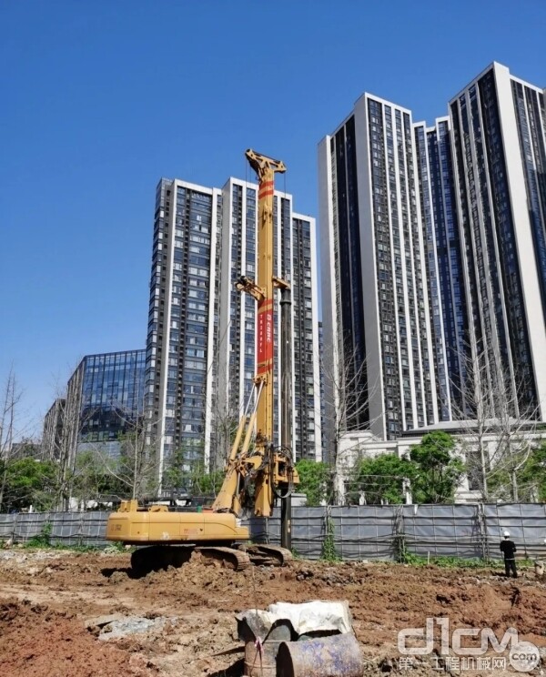 北京中车重工旋挖钻机施工作业
