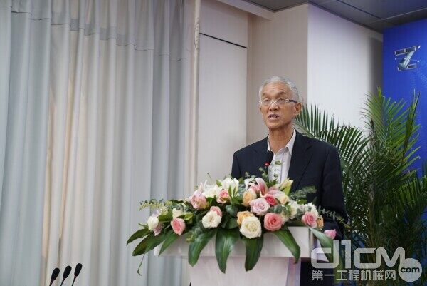 中国工程机械工业协会会长祁俊致辞