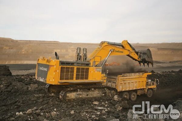 柳工990F挖掘机